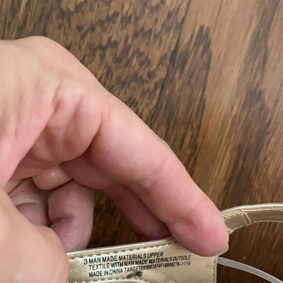 Nwot Flowers by Nina gold sandals - Picture 5 of 5